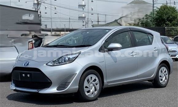 Acheter Occasion Voiture Toyota Aqua Gris à Lucea, Hanover Acheter Occasion Voiture Toyota Aqua Gris à Lucea, Hanover