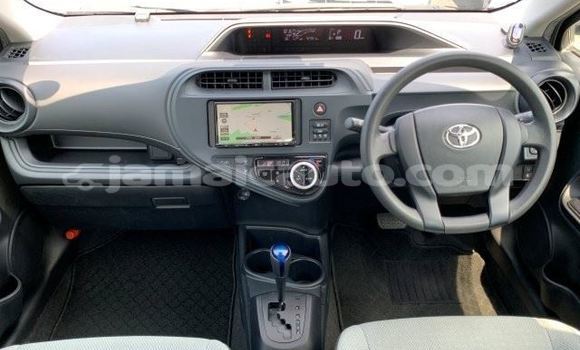 Acheter Occasion Voiture Toyota Aqua Gris à Lucea, Hanover Acheter Occasion Voiture Toyota Aqua Gris à Lucea, Hanover