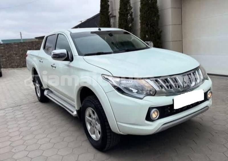 Big with watermark mitsubishi l200 kingston kingston 5756