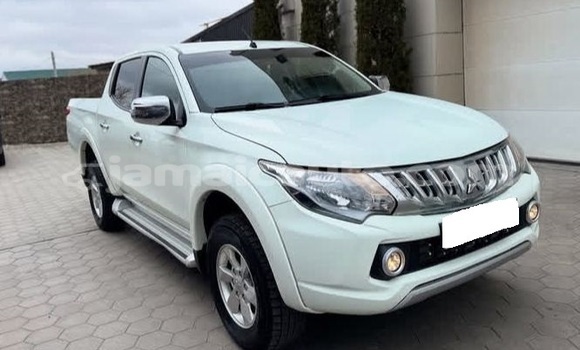 Acheter Occasion Voiture Mitsubishi L200 Blanc à Kingston, Kingston Acheter Occasion Voiture Mitsubishi L200 Blanc à Kingston, Kingston