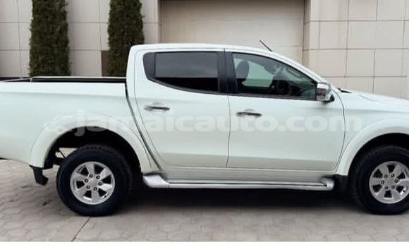 Acheter Occasion Voiture Mitsubishi L200 Blanc à Kingston, Kingston Acheter Occasion Voiture Mitsubishi L200 Blanc à Kingston, Kingston