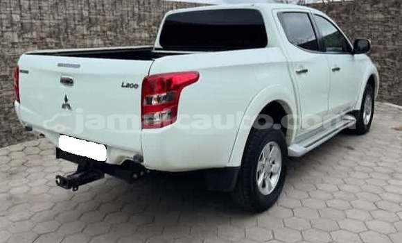 Acheter Occasion Voiture Mitsubishi L200 Blanc à Kingston, Kingston Acheter Occasion Voiture Mitsubishi L200 Blanc à Kingston, Kingston