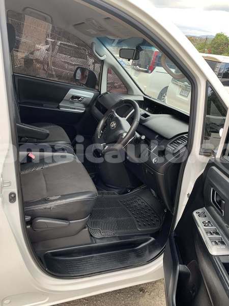Big with watermark toyota voxy portland port antonio 5768