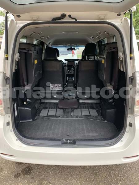 Big with watermark toyota voxy portland port antonio 5768