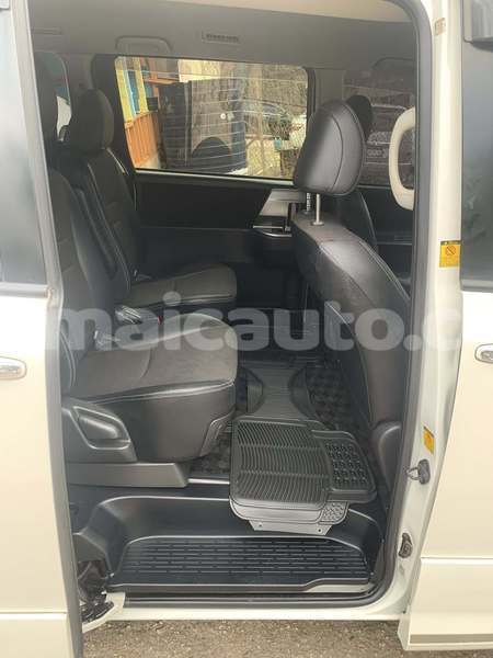 Big with watermark toyota voxy portland port antonio 5768