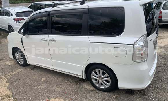Buy Used Toyota Voxy White Car in Port Antonio in Portland Buy Used Toyota Voxy White Car in Port Antonio in Portland