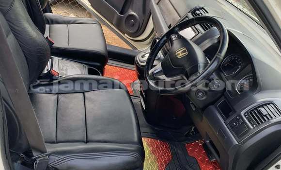 Buy Used Honda CR–V White Car in Port Antonio in Portland Buy Used Honda CR–V White Car in Port Antonio in Portland