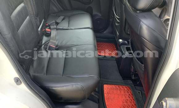 Buy Used Honda CR–V White Car in Port Antonio in Portland Buy Used Honda CR–V White Car in Port Antonio in Portland