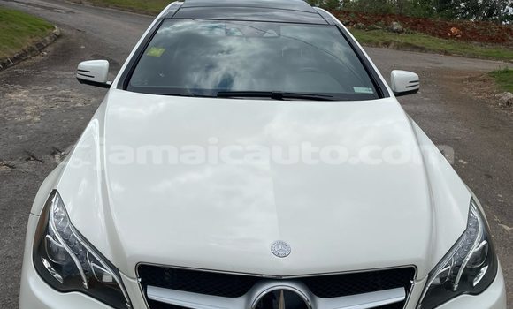 Buy Used Mercedes-Benz E–Class White Car in May Pen in Clarendon