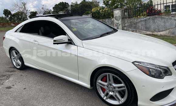 Buy Used Mercedes-Benz E–Class White Car in May Pen in Clarendon Buy Used Mercedes-Benz E–Class White Car in May Pen in Clarendon