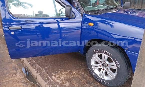 Buy Used Nissan Frontier Blue Car in Port Antonio in Portland Buy Used Nissan Frontier Blue Car in Port Antonio in Portland