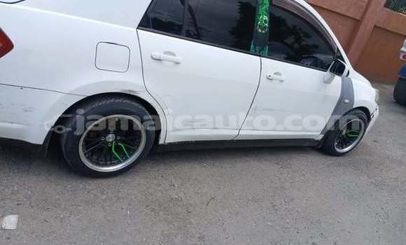 Buy Used Nissan Tiida White Car in Mandeville in Manchester