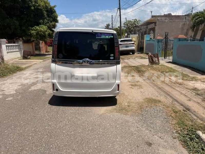 Big with watermark toyota voxy trelawney albert town 5804