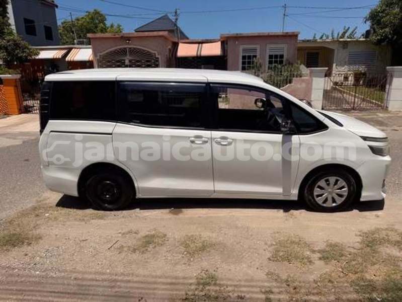 Big with watermark toyota voxy trelawney albert town 5804