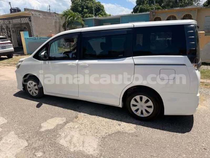 Big with watermark toyota voxy trelawney albert town 5804