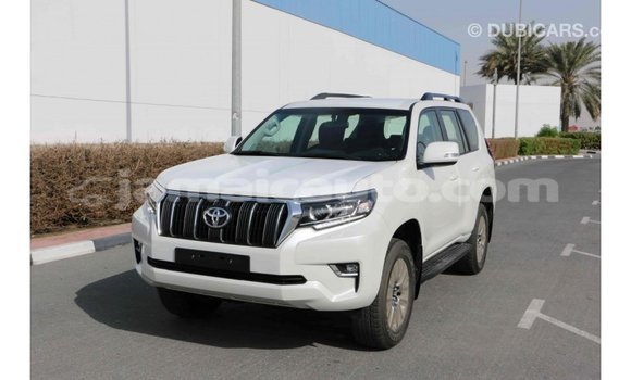 Acheter Import Voiture Toyota Prado Blanc à Import - Dubai, Clarendon Acheter Import Voiture Toyota Prado Blanc à Import - Dubai, Clarendon