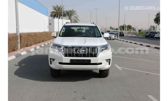 Acheter Import Voiture Toyota Prado Blanc à Import - Dubai, Clarendon Acheter Import Voiture Toyota Prado Blanc à Import - Dubai, Clarendon