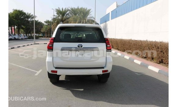 Acheter Import Voiture Toyota Prado Blanc à Import - Dubai, Clarendon Acheter Import Voiture Toyota Prado Blanc à Import - Dubai, Clarendon