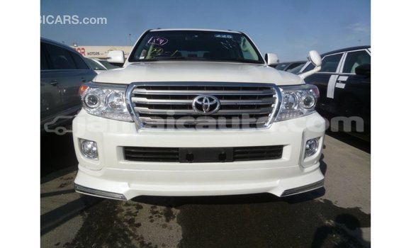 Buy Import Toyota Land Cruiser White Car in Import - Dubai in Clarendon Buy Import Toyota Land Cruiser White Car in Import - Dubai in Clarendon