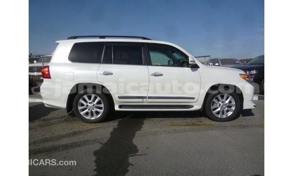 Buy Import Toyota Land Cruiser White Car in Import - Dubai in Clarendon Buy Import Toyota Land Cruiser White Car in Import - Dubai in Clarendon