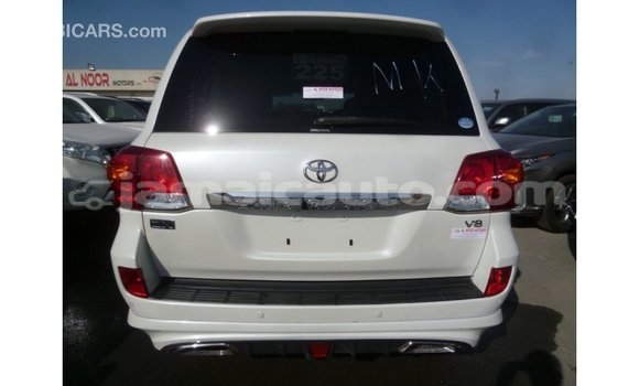 Buy Import Toyota Land Cruiser White Car in Import - Dubai in Clarendon Buy Import Toyota Land Cruiser White Car in Import - Dubai in Clarendon