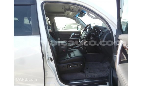 Buy Import Toyota Land Cruiser White Car in Import - Dubai in Clarendon Buy Import Toyota Land Cruiser White Car in Import - Dubai in Clarendon