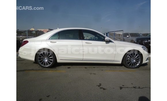 Buy Import Mercedes-Benz 190 (W201) White Car in Import - Dubai in Clarendon Buy Import Mercedes-Benz 190 (W201) White Car in Import - Dubai in Clarendon