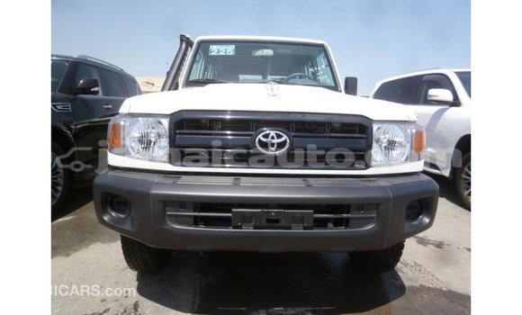 Buy Import Toyota Land Cruiser White Car in Import - Dubai in Clarendon Buy Import Toyota Land Cruiser White Car in Import - Dubai in Clarendon