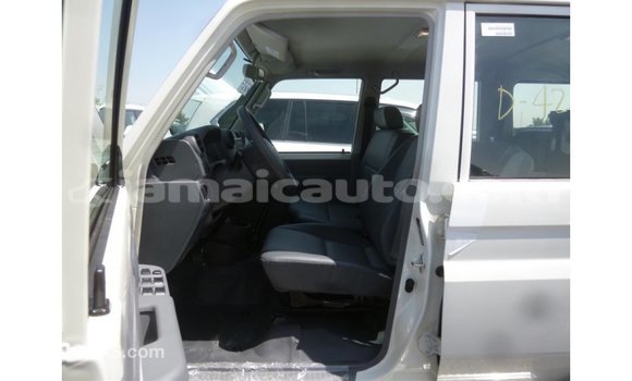 Buy Import Toyota Land Cruiser White Car in Import - Dubai in Clarendon Buy Import Toyota Land Cruiser White Car in Import - Dubai in Clarendon