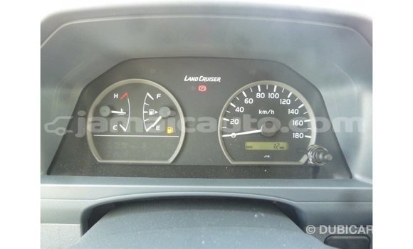 Buy Import Toyota Land Cruiser White Car in Import - Dubai in Clarendon Buy Import Toyota Land Cruiser White Car in Import - Dubai in Clarendon