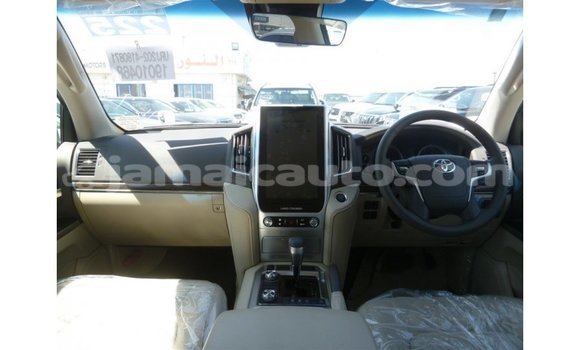 Buy Import Toyota Land Cruiser White Car in Import - Dubai in Clarendon Buy Import Toyota Land Cruiser White Car in Import - Dubai in Clarendon