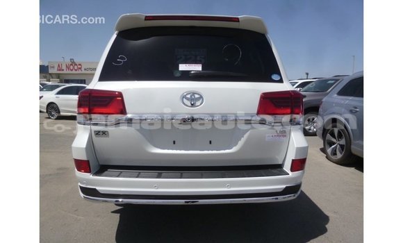 Buy Import Toyota Land Cruiser White Car in Import - Dubai in Clarendon Buy Import Toyota Land Cruiser White Car in Import - Dubai in Clarendon