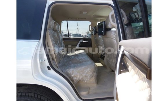 Buy Import Toyota Land Cruiser White Car in Import - Dubai in Clarendon Buy Import Toyota Land Cruiser White Car in Import - Dubai in Clarendon