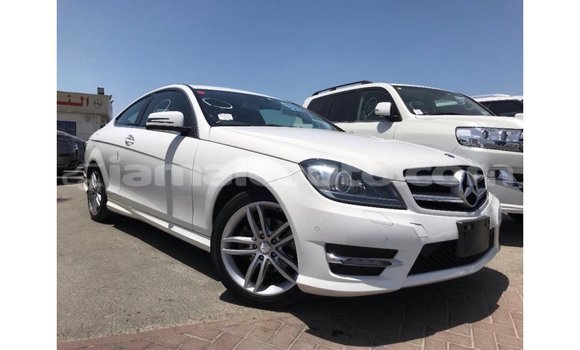 Buy Import Mercedes-Benz 190 (W201) White Car in Import - Dubai in Clarendon