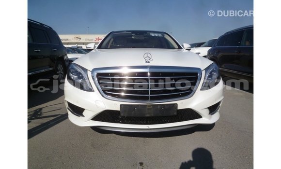 Acheter Import Voiture Mercedes-Benz 190 (W201) Blanc à Import - Dubai, Clarendon Acheter Import Voiture Mercedes-Benz 190 (W201) Blanc à Import - Dubai, Clarendon