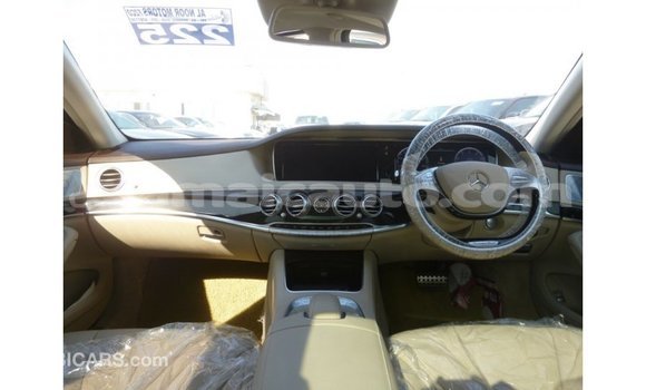 Acheter Import Voiture Mercedes-Benz 190 (W201) Blanc à Import - Dubai, Clarendon Acheter Import Voiture Mercedes-Benz 190 (W201) Blanc à Import - Dubai, Clarendon