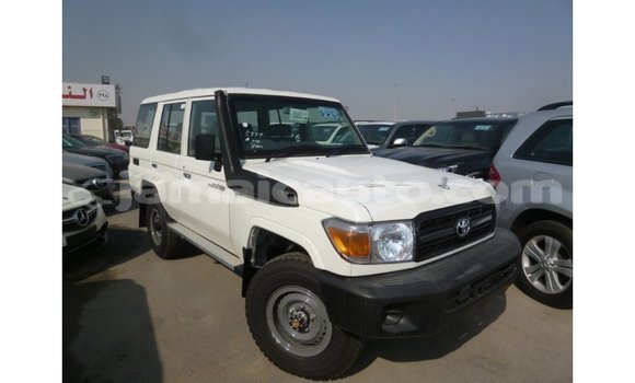 Buy Import Toyota Land Cruiser White Car in Import - Dubai in Clarendon Buy Import Toyota Land Cruiser White Car in Import - Dubai in Clarendon