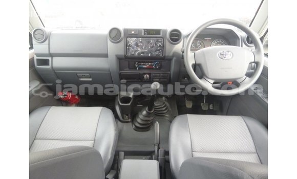 Buy Import Toyota Land Cruiser White Car in Import - Dubai in Clarendon Buy Import Toyota Land Cruiser White Car in Import - Dubai in Clarendon