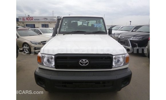 Buy Import Toyota Land Cruiser White Car in Import - Dubai in Clarendon Buy Import Toyota Land Cruiser White Car in Import - Dubai in Clarendon