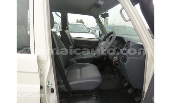 Buy Import Toyota Land Cruiser White Car in Import - Dubai in Clarendon Buy Import Toyota Land Cruiser White Car in Import - Dubai in Clarendon