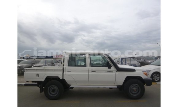 Buy Import Toyota Land Cruiser White Car in Import - Dubai in Clarendon Buy Import Toyota Land Cruiser White Car in Import - Dubai in Clarendon