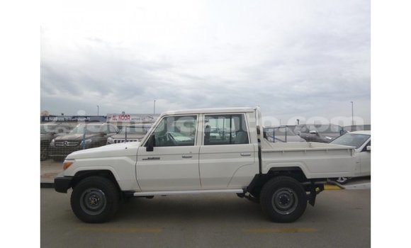 Buy Import Toyota Land Cruiser White Car in Import - Dubai in Clarendon Buy Import Toyota Land Cruiser White Car in Import - Dubai in Clarendon
