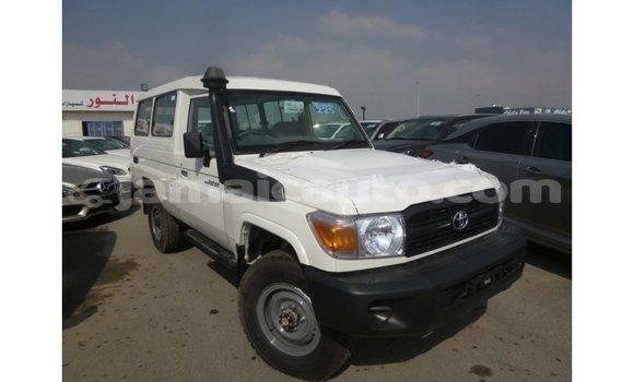 Buy Import Toyota Land Cruiser White Car in Import - Dubai in Clarendon Buy Import Toyota Land Cruiser White Car in Import - Dubai in Clarendon