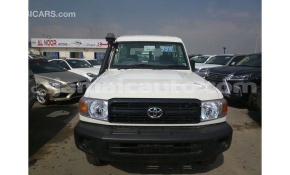 Buy Import Toyota Land Cruiser White Car in Import - Dubai in Clarendon Buy Import Toyota Land Cruiser White Car in Import - Dubai in Clarendon