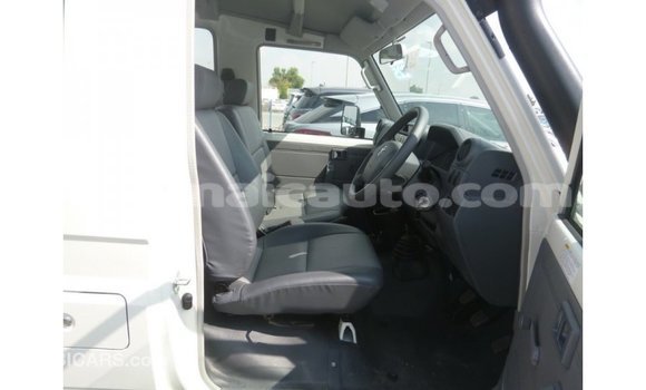 Buy Import Toyota Land Cruiser White Car in Import - Dubai in Clarendon Buy Import Toyota Land Cruiser White Car in Import - Dubai in Clarendon