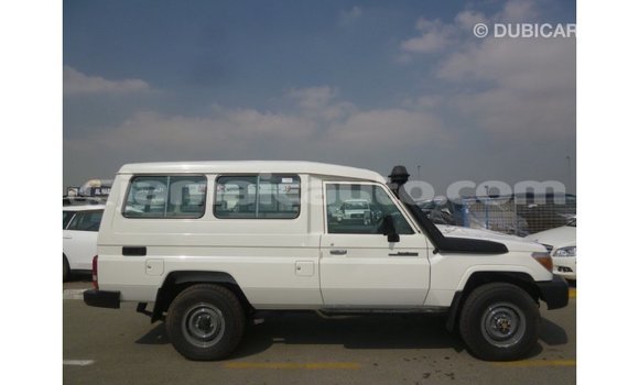 Buy Import Toyota Land Cruiser White Car in Import - Dubai in Clarendon Buy Import Toyota Land Cruiser White Car in Import - Dubai in Clarendon