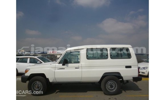 Buy Import Toyota Land Cruiser White Car in Import - Dubai in Clarendon Buy Import Toyota Land Cruiser White Car in Import - Dubai in Clarendon