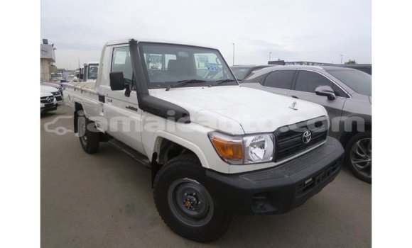 Buy Import Toyota Land Cruiser White Car in Import - Dubai in Clarendon Buy Import Toyota Land Cruiser White Car in Import - Dubai in Clarendon