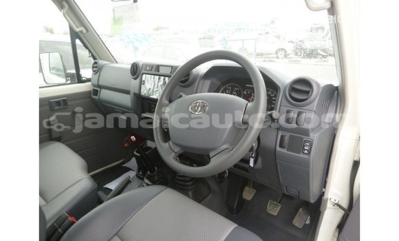 Buy Import Toyota Land Cruiser White Car in Import - Dubai in Clarendon Buy Import Toyota Land Cruiser White Car in Import - Dubai in Clarendon