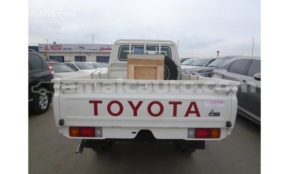 Buy Import Toyota Land Cruiser White Car in Import - Dubai in Clarendon Buy Import Toyota Land Cruiser White Car in Import - Dubai in Clarendon